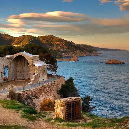 Nomad Haux In The Heart Of Tossa 7 Tossa de Mar